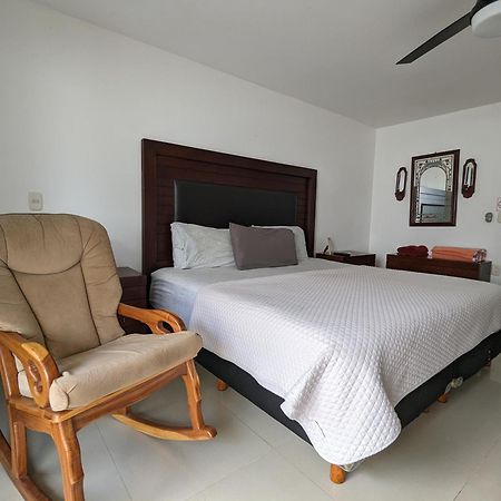 Villa Aurora Beautiful Beachfront Apartment แคนคูน ภายนอก รูปภาพ